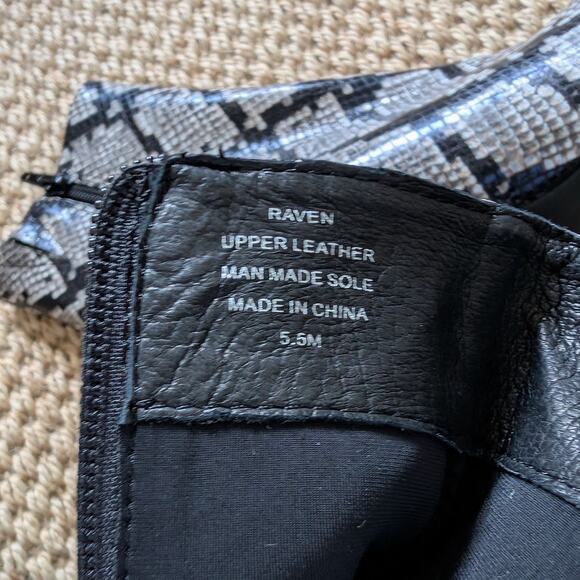 JEFFREY CAMPBELL Raven Women's Ankle Boots‎ Pointed Toe Snakeskin Size 5.5 NWOB - Picture 9 of 9